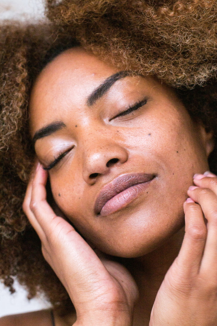 Meine 7 liebsten Faceyoga-Übungen, die dein Gesicht zum Strahlen bringen